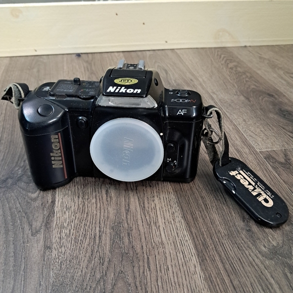 Nikon Auto Focus Camera N4004 AF SLR 35mm Film Vintage Camera Body Only TESTED - Picture 1 of 7